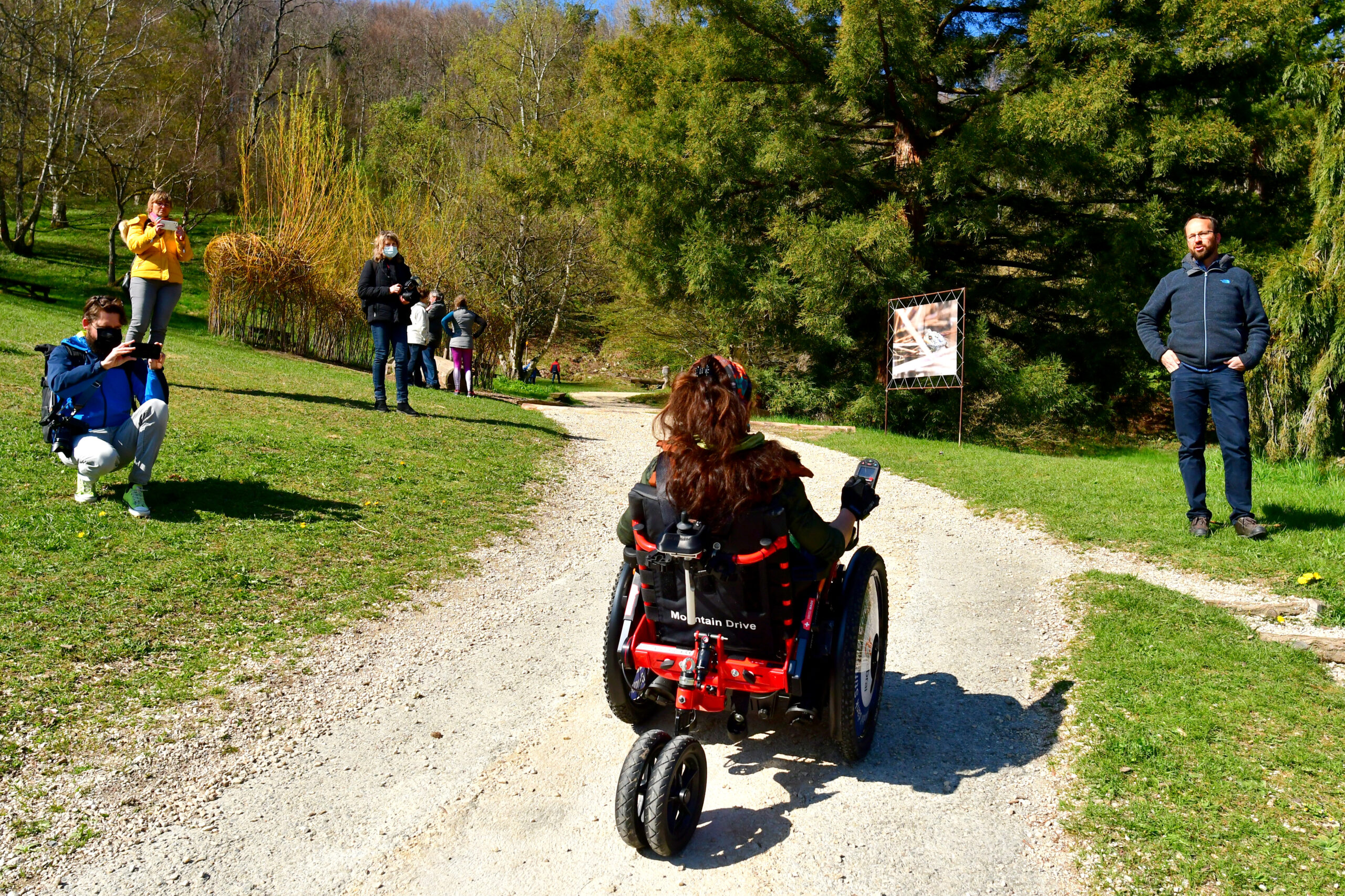 Balade avec un fauteuil tout-terrain adapté aux personne à mobilité réduite, à l'Arboretum.